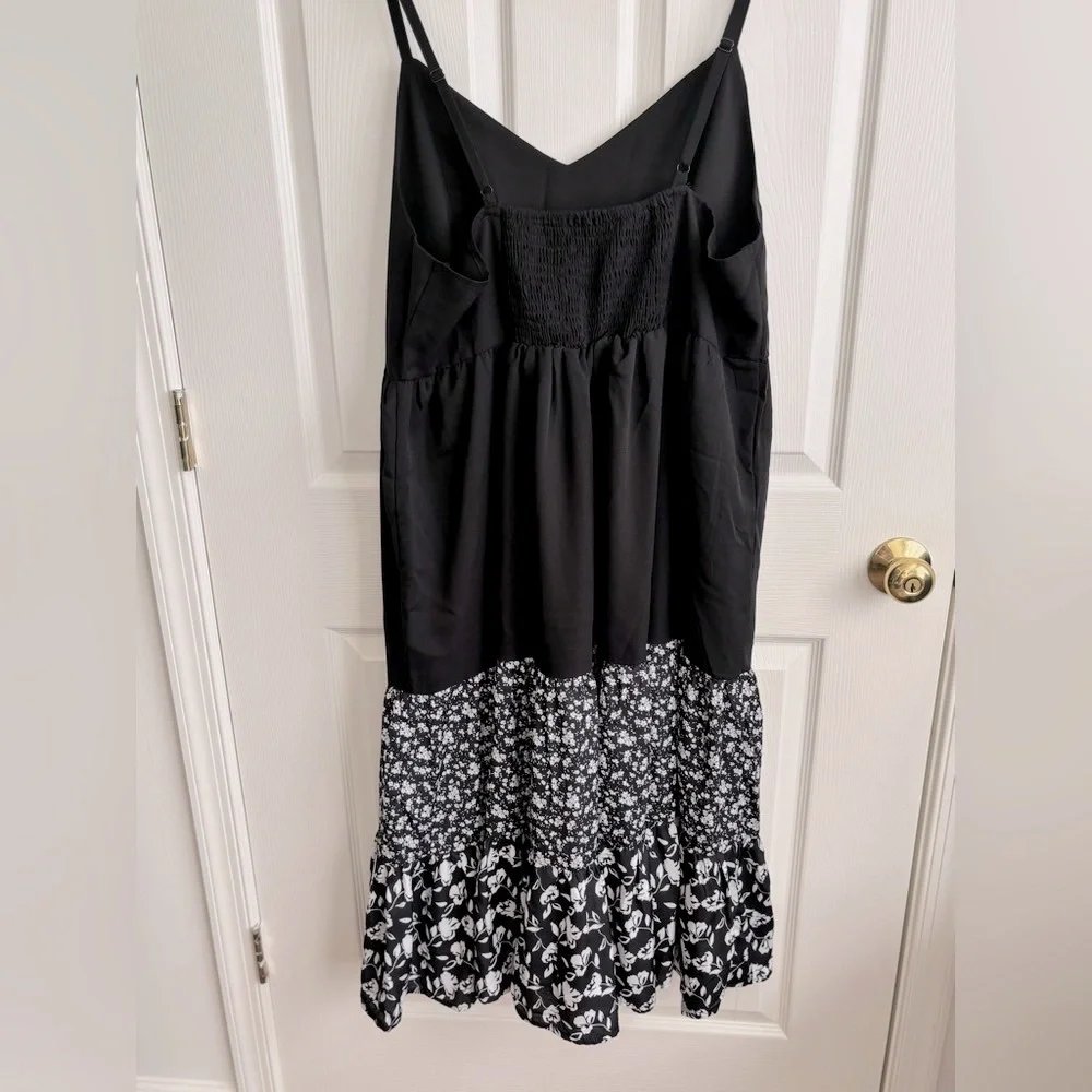 NWOT BLOOMCHIC PLUS SZ 18 RUFFLED LAYERED BLACK /WHITE HEART NECKLINE MAXI DRESS - Picture 5 of 13